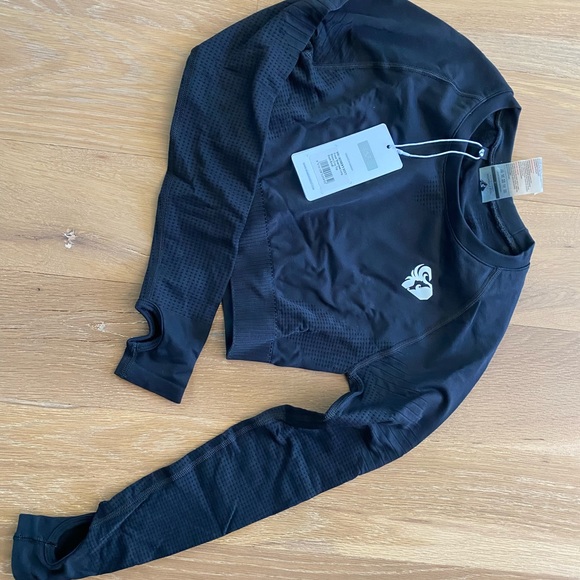 Gymshark leggings , long sleeve cop top and cropped tank top - Picture 3 of 6